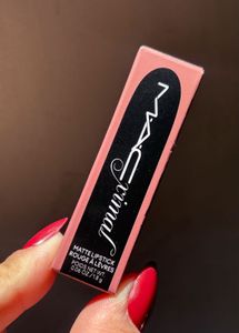 Mac Maximal Matte Lipstick :- Sweet Deal