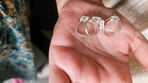 like new Sparkling Silver Tone Rings (Set of 4)