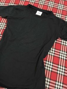 Zara Black T-Shirt - Size M