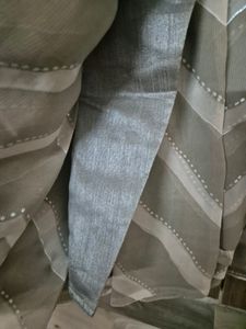 Beautiful Saree Light Weight With Golden Blouse