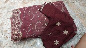 Elegant gold crush saree