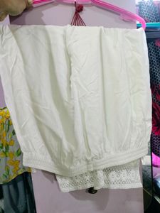 White Cigrette Pant With Lace Border At Bottom