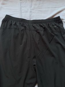 Nike Unisex Track Pant!