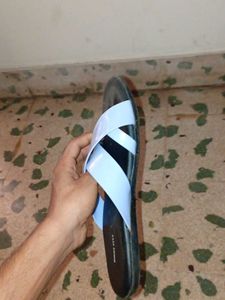 Stylish Blue RIGHT FITT Sliders