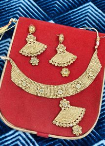 Gorgeous Gold-Tone Jewelry Set