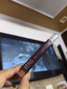 Lotus Lip Primer + Li Colour
