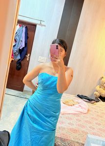 Pretty Real Bodycon Gown🦋💙🩷