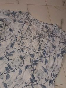 Floral Kurta At 99rs! Grab Fast!