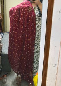 Bandhni Maroon Pure Cotton Dupatta With Zari Work