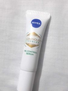NIVEA Luminous Even Glow Oil Control Face Serum wi