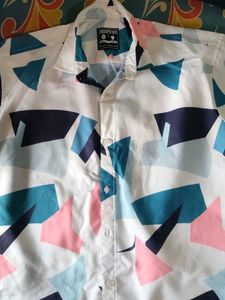 Geometric Print Short Sleeve Shirt