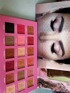 18 Color Eyeshadow Palette