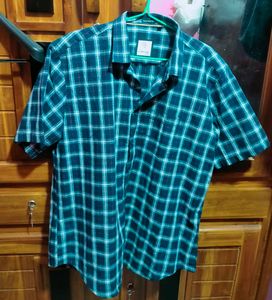 Men's Plaid Button-Down Shirt