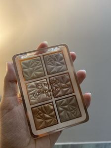 Mars Glowzilla Face Palette