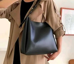 &#34;Urban Luxe Tote – Black Edition&#34; (H&amp;M)