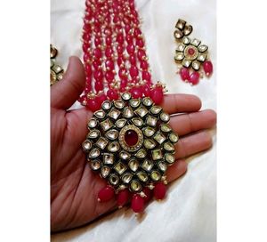Royal Kundan Neckpiece With Earrings