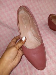 Women&#39;s Pink Ballerina With Comfortable Mini Heels