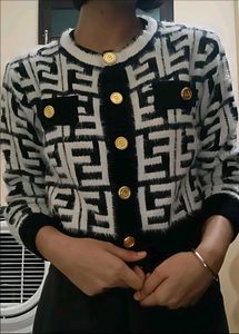 Stylish Patterned Knit Cardigan