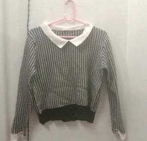Aesthetic Korean Sweater. Pinteresy Sweater.