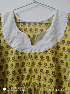 mother nd daughter same outfit