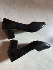 Black Pump Shoes