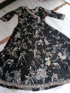 Elegant Floral Kurta Set