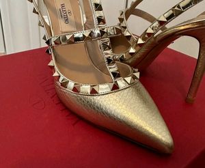 Valentino Rockstud Heels✨