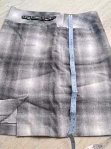 Chic Black Top &amp; Plaid Skirt Set