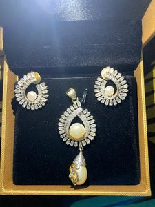 ARTIFICIAL SET
