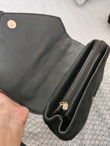 Price Drop!! Tresmode Black Handheld Bag.