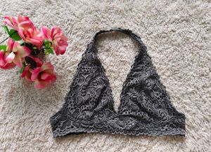 Forever 21 : Lace Halter Bralette