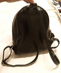 GUESS ORIGINAL BAGPACK (Brand new Limited Edition)