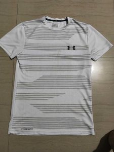 2* Under Armour Tshirts