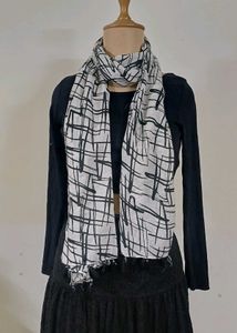 Black n White Stylish checks Patterned Scarf