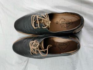 Stylish Grey Formal Shoes