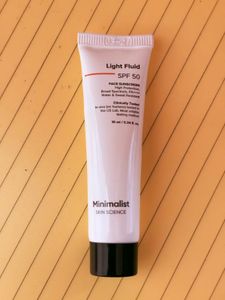 minimalist sunscreen mini