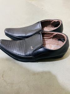 Boys shoes
