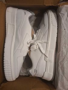 Campus White Sneakers yoga advance max insole