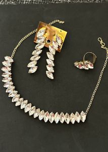 Diamond necklace set with ring