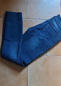 NAVY BLUE RABBIT EMBROIDERY JEANS