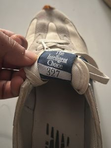 New Balance 327 Sneakers