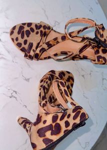 Leopard Print Heels 👠 Never goes out of style 🐅