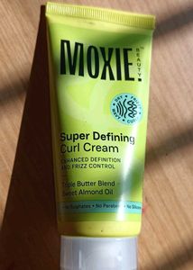 Sealed Packed Moxie Curly Vibe Setter Travel Duo💚