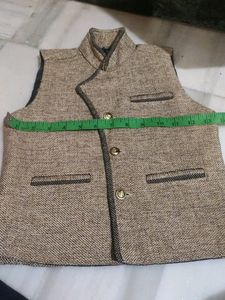 Black color coat with pant ... party wear...sell on cash ...(1-3 year age)