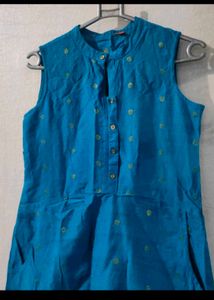 sale Blue Sleeveless kurti