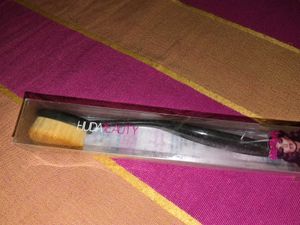 Huda Beauty Brush