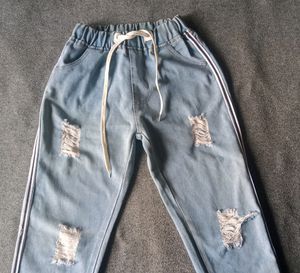 REGULAR DENIM RIPPED JEANS