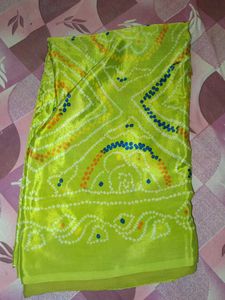 crape Bandhani Saree - Green &amp; Vibrant