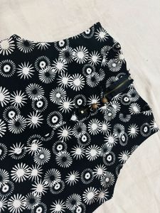 Floral Sleeveless Keyhole Top