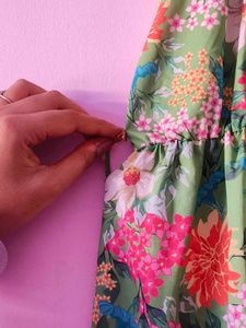 (Price Drop) Beachy Floral Mini Dress 🌺🏖️🩷🫶🏽